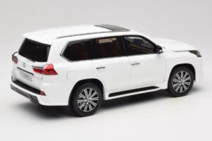 Lexus LX570 J200 White LCD 1:18 LCD18010-WH Diecast - image 3 of 8