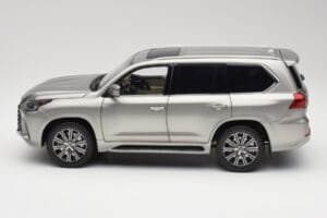 Lexus LX570 Sonic Titanium Kyosho 1:18 08955T Diecast - image 4 of 8