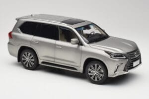 Lexus LX570 Sonic Titanium Kyosho 1:18 08955T Diecast - image 6 of 8