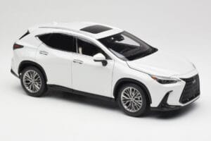 Lexus NX450h+ AZ20 White Kyosho 1:18 08968Q Resin - image 6 of 8