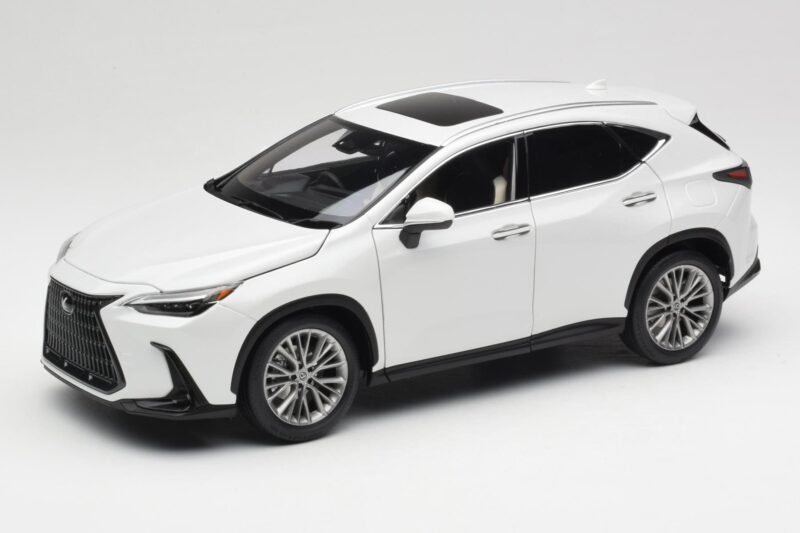 Lexus NX450h+ AZ20 White Kyosho 1:18 08968Q Resin