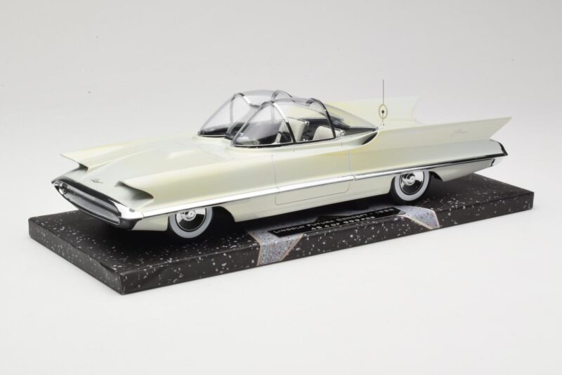Lincoln Futura Concept White Minichamps 1:18 Lincoln Futura Concept White Minichamps 1:18 107082030 Diecast