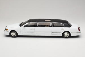 Lincoln Limousine White Sun Star 1:18 1260 Diecast - image 4 of 8