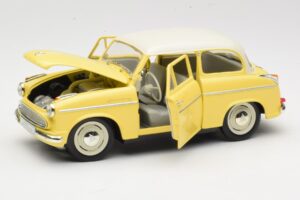 Lloyd Alexander TS Yellow Revell 1:18 08958 Diecast - image 2 of 8