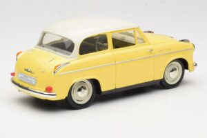 Lloyd Alexander TS Yellow Revell 1:18 08958 Diecast - image 3 of 8