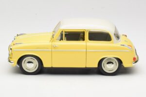 Lloyd Alexander TS Yellow Revell 1:18 08958 Diecast - image 4 of 8