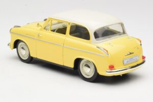 Lloyd Alexander TS Yellow Revell 1:18 08958 Diecast - image 7 of 8