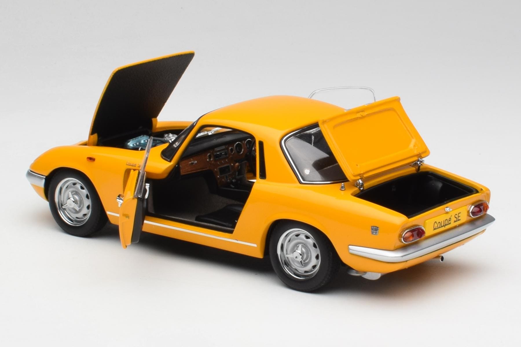 Lotus Elan S/E Racing Yellow AUTOart 1:18