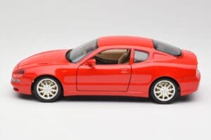 Maserati 3200 GT Red Bburago 1:18 3341 Diecast - image 4 of 8