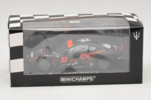 Maserati GranTurismo MC GT4 #32 J. Sicart Maserati MC 2010 Minichamps 1:43 400101232 Diecast - image 5 of 5