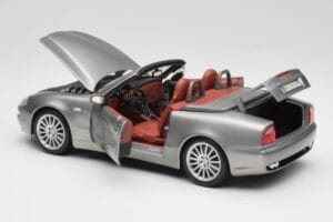 Maserati 4200 GT Spyder Grey Bburago 1:18 18-12019 Diecast - image 5 of 8