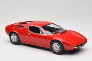 Maserati Merak Red Minichamps 1:18 107123761 Resin - image 4 of 6