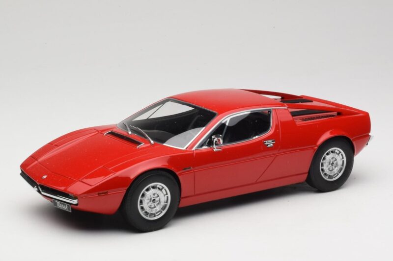 Maserati Merak Red Minichamps 1:18 Maserati Merak Red Minichamps 1:18 107123761 Resin