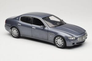 Maserati Quattroporte Blue Metallic Hot Wheels 1:18 B7003 Diecast - image 6 of 8