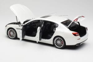 Maserati Quattroporte VI GTS Alpine White AUTOart 1:18 75808 Diecast - image 5 of 8