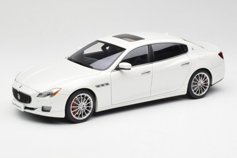 Maserati Quattroporte VI GTS Alpine White AUTOart 1:18 75808 Diecast