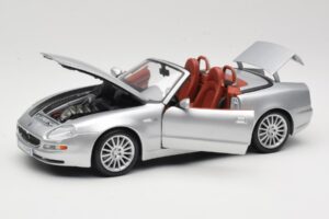 Maserati Spyder Silver Maisto 1:18 31667 Diecast - image 2 of 8