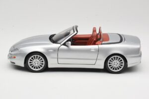 Maserati Spyder Silver Maisto 1:18 31667 Diecast - image 4 of 8