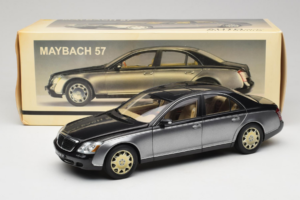 Maybach 57 SWB Caspian Black Himalayas Grey AUTOart 1:18 76151 Diecast - image 9 of 9