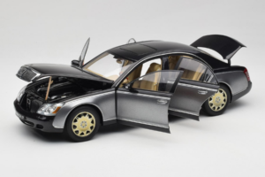 Maybach 57 SWB Caspian Black Himalayas Grey AUTOart 1:18 76151 Diecast - image 2 of 9