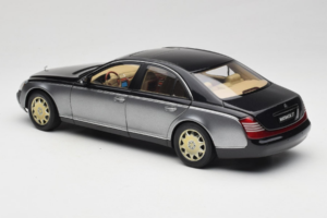 Maybach 57 SWB Caspian Black Himalayas Grey AUTOart 1:18 76151 Diecast - image 7 of 9