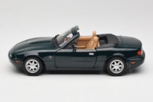 Mazda MX-5 NA Emerald Green Gate 1:18 01017 Diecast - image 4 of 8