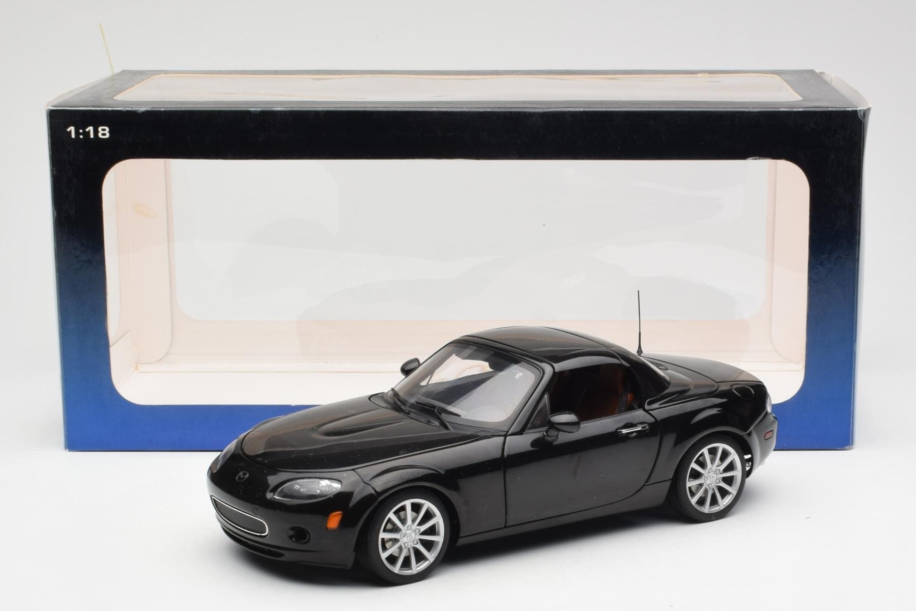 AUTOart Mazda MX-5 NC 1:18 Retractable Hardtop