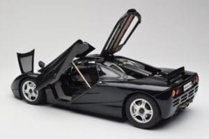 McLaren F1 Blue Metallic Minichamps 1:12 530133130 Diecast - image 5 of 8