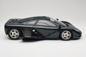 McLaren F1 Dark Green Metallic Minichamps 1:12 530133127 Diecast - image 4 of 9