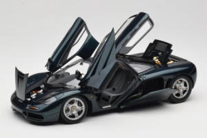 McLaren F1 Green LCD 1:18 LCD18014-GR Diecast - image 2 of 8