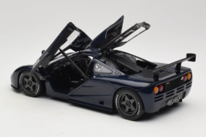 McLaren F1 GTR Le Mans Edition Purple UT Models 1:18 MCLAREN001 Diecast - image 5 of 8