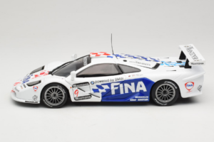 McLaren F1 GTR #9 P. Kox / R. Ravaglia FIA GT Championship 1997 UT Models 1:18 39711 Diecast - image 4 of 8