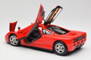 McLaren F1 Magma Red Minichamps 1:18 530133422 Diecast - image 5 of 8