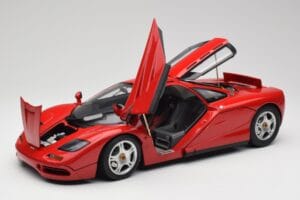 McLaren F1 Red Minichamps 1:12 530133125 Diecast - image 2 of 9