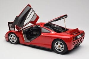 McLaren F1 Red Minichamps 1:12 530133125 Diecast - image 6 of 9