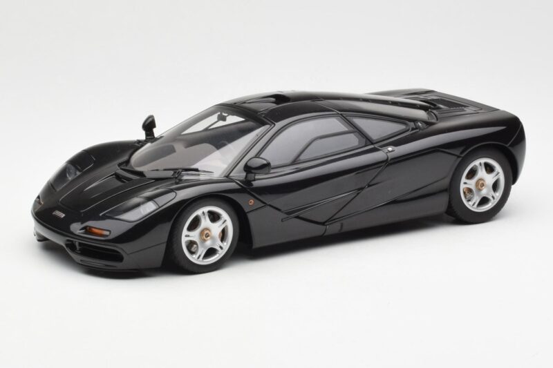 McLaren F1 Road Car Black AUTOart 1:18 76002 Diecast