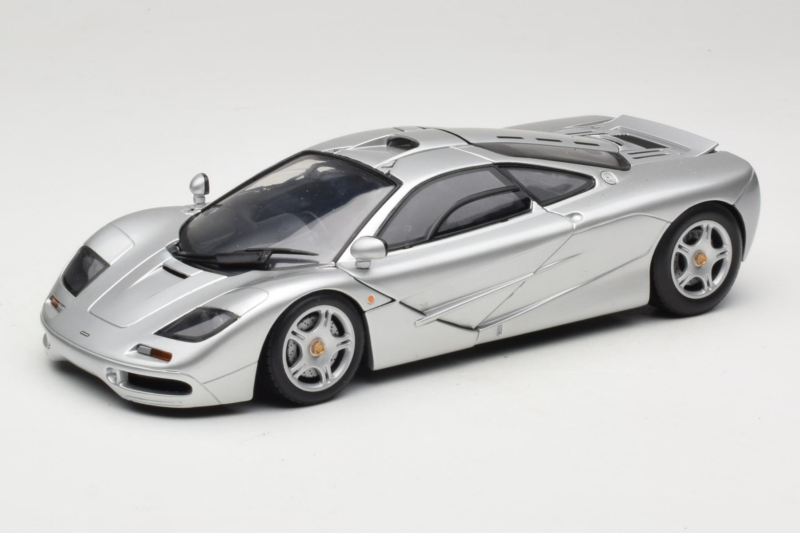 McLaren F1 Silver UT Models 1:18 530133180-R1 Diecast