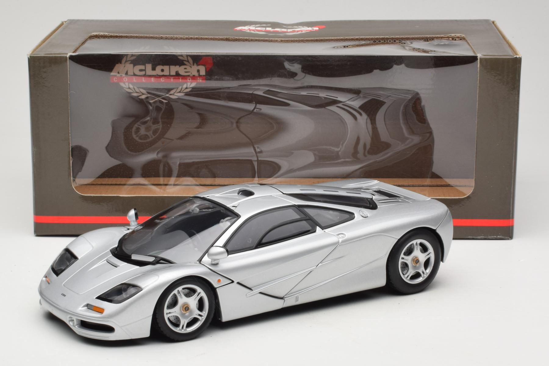 McLaren F1 1997 1:18 Diecast Silver Road Car UT