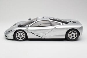 McLaren F1 Silver Minichamps 1:12 530133129 Diecast - image 4 of 8