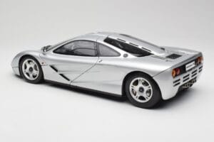 McLaren F1 Silver Minichamps 1:12 530133129 Diecast - image 7 of 8
