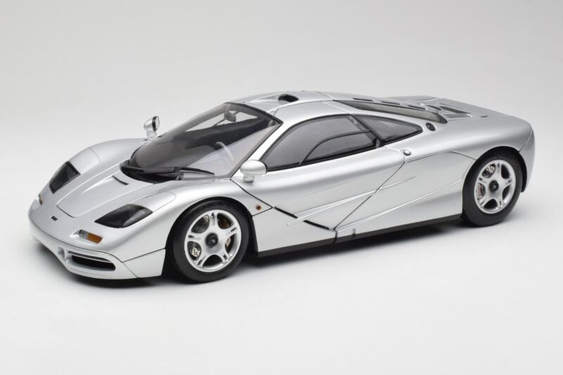 McLaren F1 Silver Minichamps 1:12 530133129 Diecast
