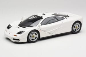 McLaren F1 White Minichamps 1:18 530133424 Diecast