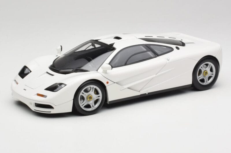 McLaren F1 White Minichamps 1:18 530133424 Diecast