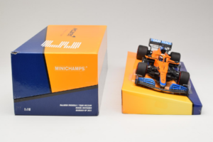 McLaren MCL35M Mercedes #3 D. Ricciardo McLaren F1 Team Bahrain Grand Prix 2021 Minichamps 1:18 533211803 Resin - image 6 of 7