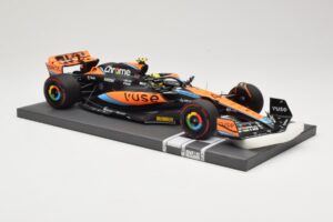 McLaren MCL60 #4 L. Norris F1 2023 Minichamps 1:18 537231804 Diecast - image 4 of 6