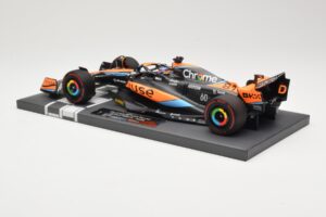 McLaren MCL60 #81 O. Piastri F1 2023 Minichamps 1:18 537231881 Diecast - image 5 of 6
