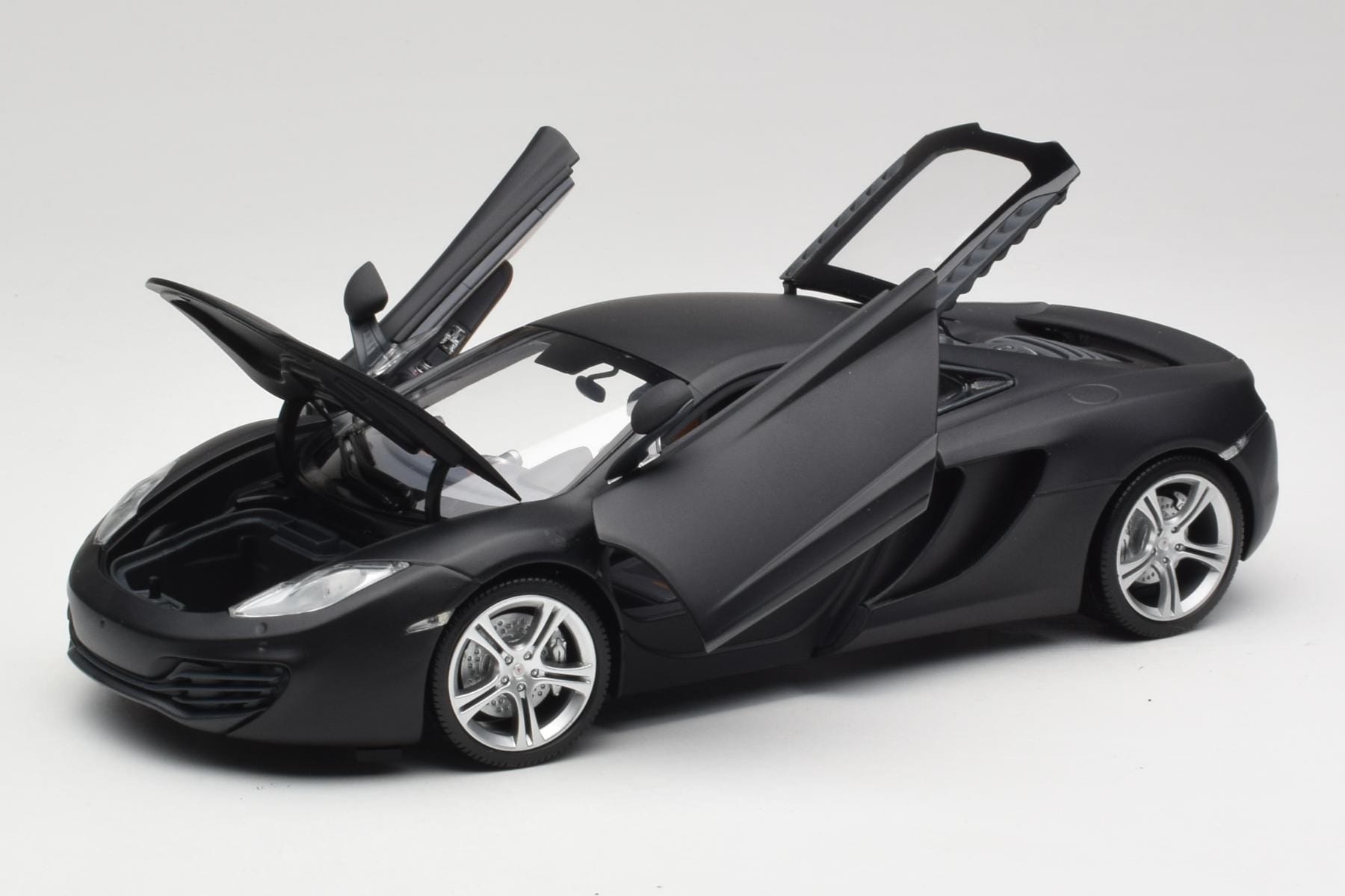 McLaren MP4-12C Matt Satellite Grey Minichamps 1:18