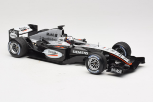 McLaren MP4-19 Mercedes J.P. Montoya Test Car 2005 Minichamps 1:18 533051880 Diecast - image 4 of 7