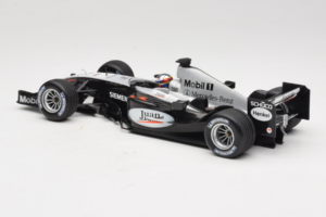 McLaren MP4-19 Mercedes J.P. Montoya Test Car 2005 Minichamps 1:18 533051880 Diecast - image 5 of 7