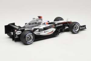 McLaren MP4-20 Mercedes #9 K. Raikkonen F1 2005 Minichamps 1:18 B66962337 Diecast - image 2 of 6